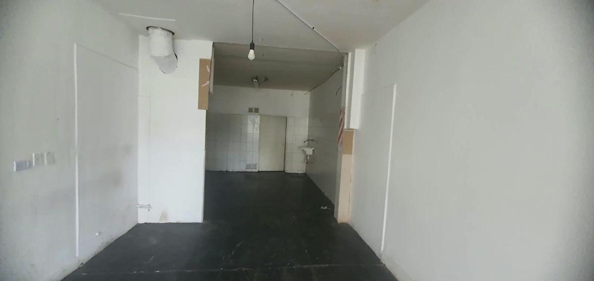 Foto de AMPLIO LOCAL EN ALQUILER – NEUQUÉN CAPITAL, imagen 1