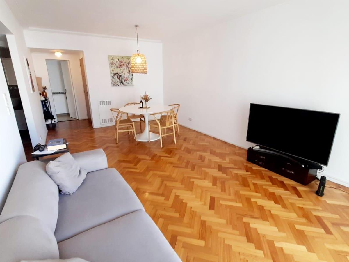 Departamento en Venta 4 Ambientes con Balcon Baulera y Cochera Retiro 5