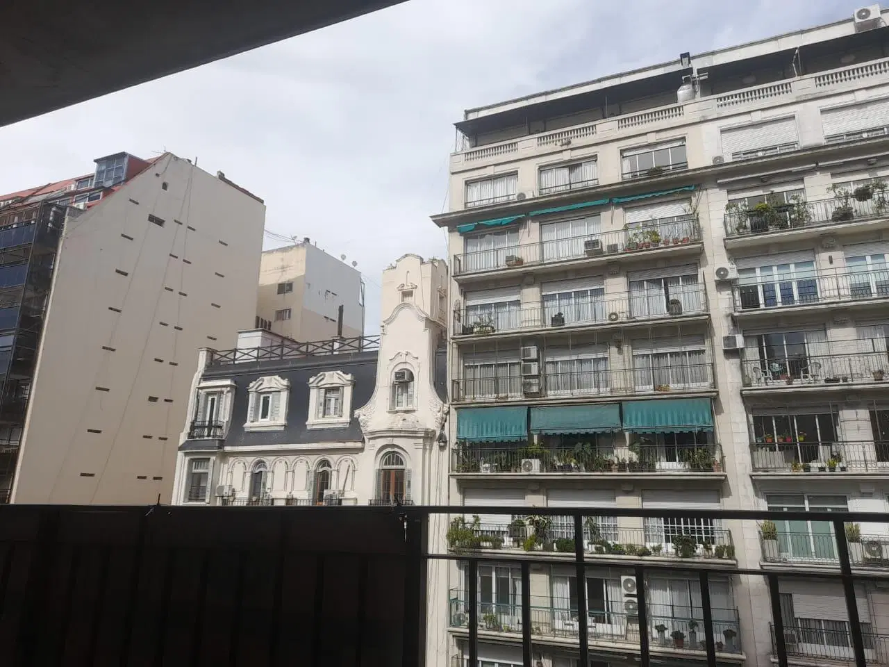 Departamento en Venta a reciclar 4 Ambientes con Balcon Recoleta 5