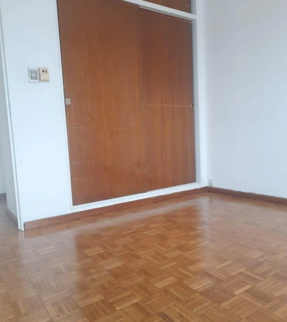 Departamento en Venta a reciclar 4 Ambientes con Balcon Recoleta 3