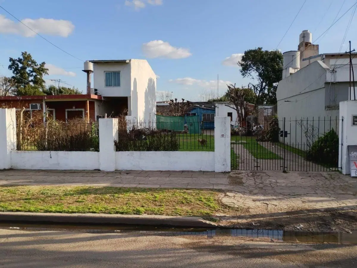 LOTE CON MEJORAS VENTA TORTUGUITAS 2