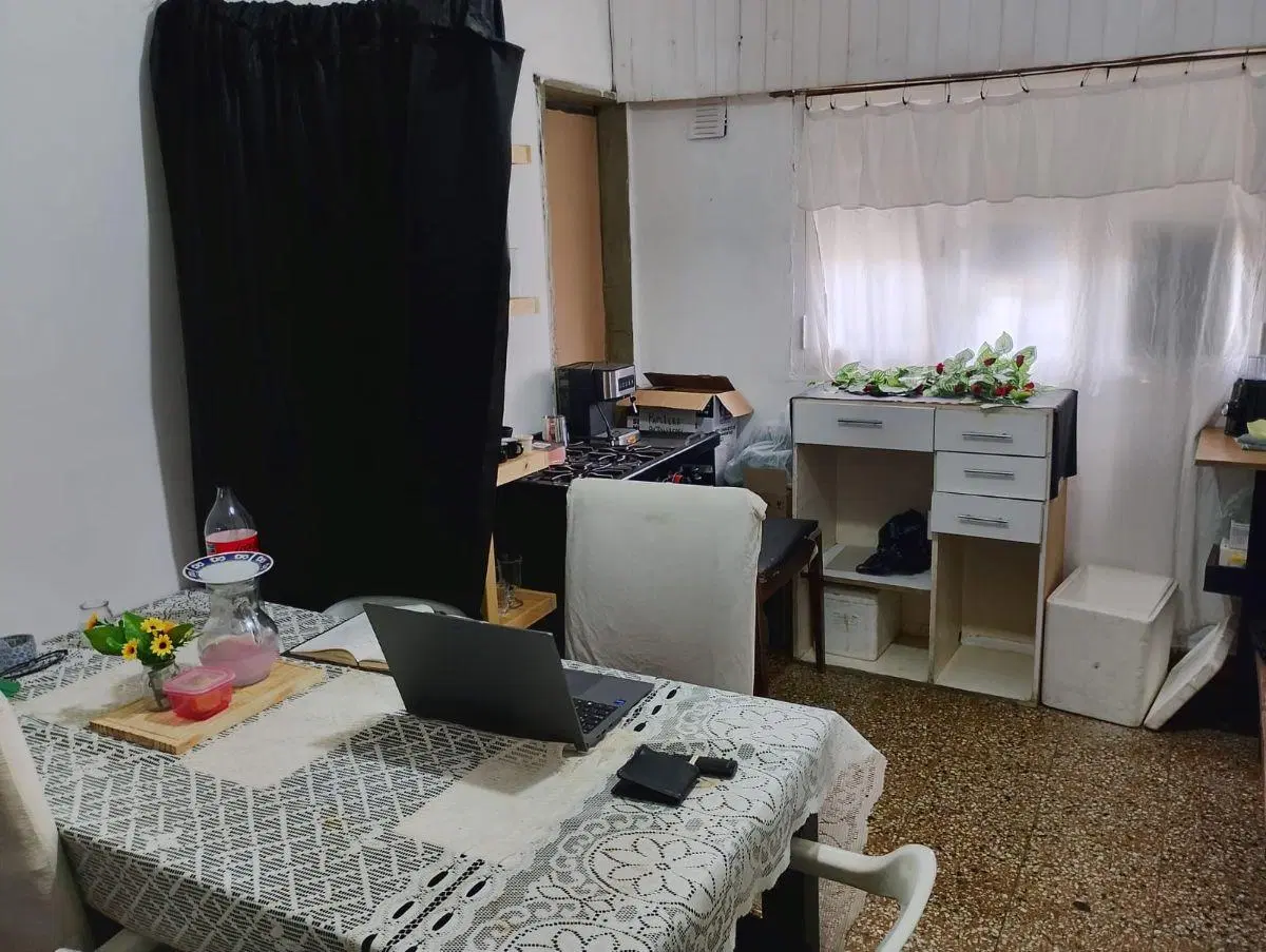 CASA EN VENTA CON LOCAL SOBRE AVDA PRINCIPAL TORTUGUITAS 4