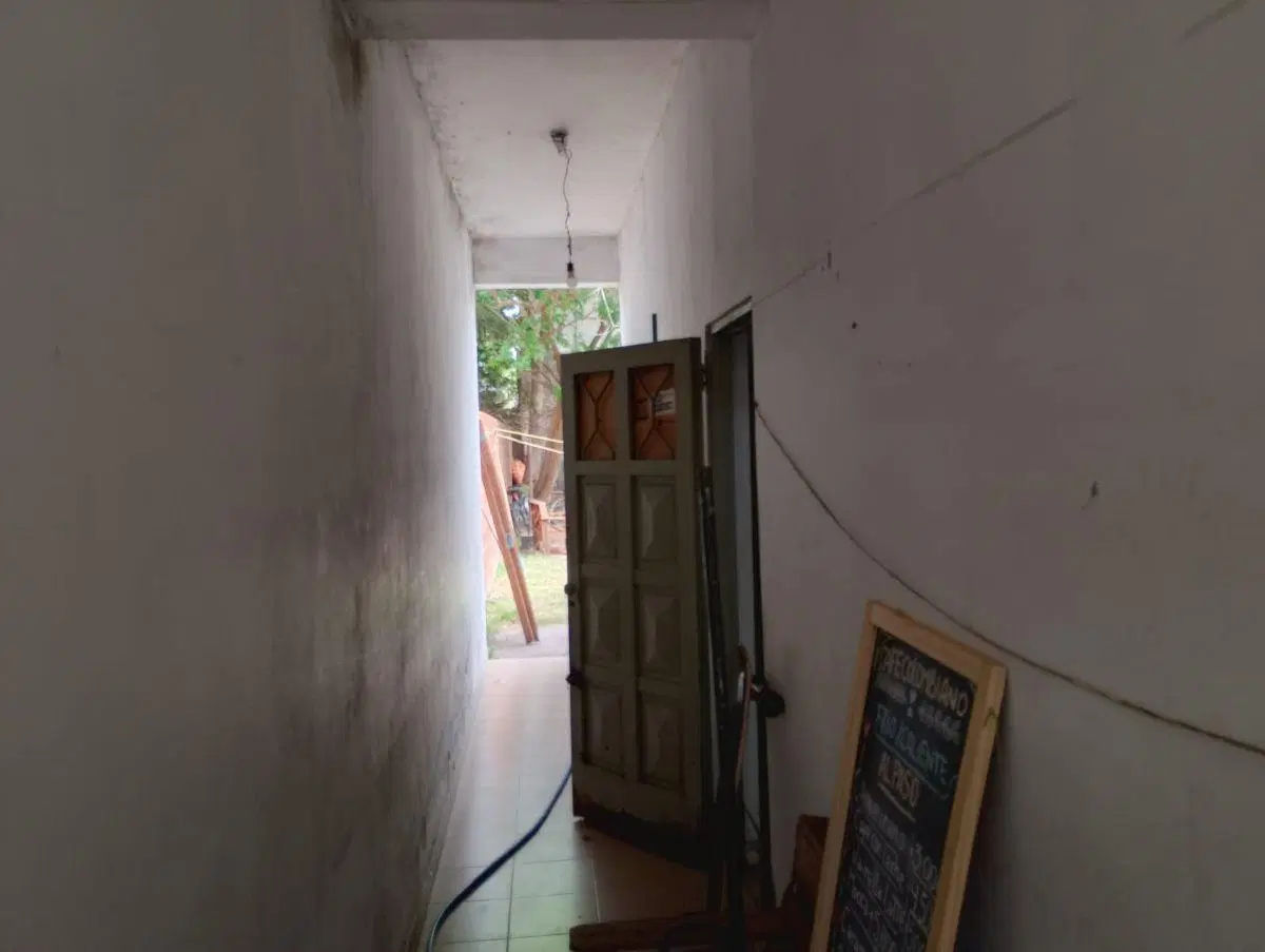 CASA EN VENTA CON LOCAL SOBRE AVDA PRINCIPAL TORTUGUITAS 2