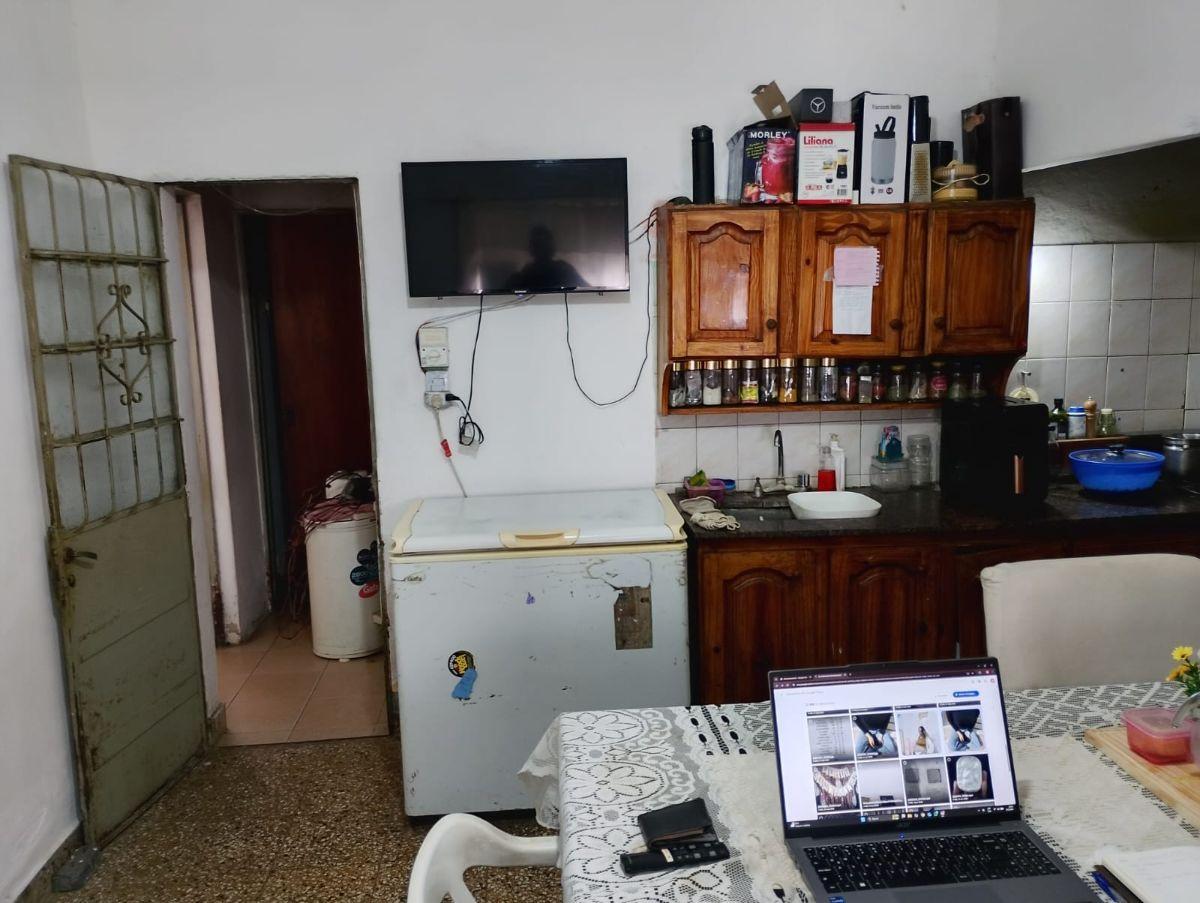 Foto de CASA EN VENTA CON LOCAL SOBRE AVDA. PRINCIPAL TORTUGUITAS, imagen 2
