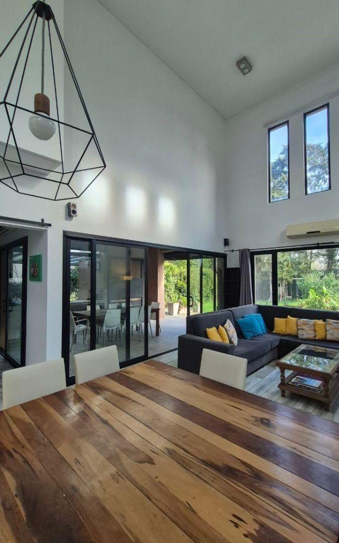 Foto de Casa Venta Ingeniero Maschwitz, Barrio Cerrado y Pileta., imagen 1