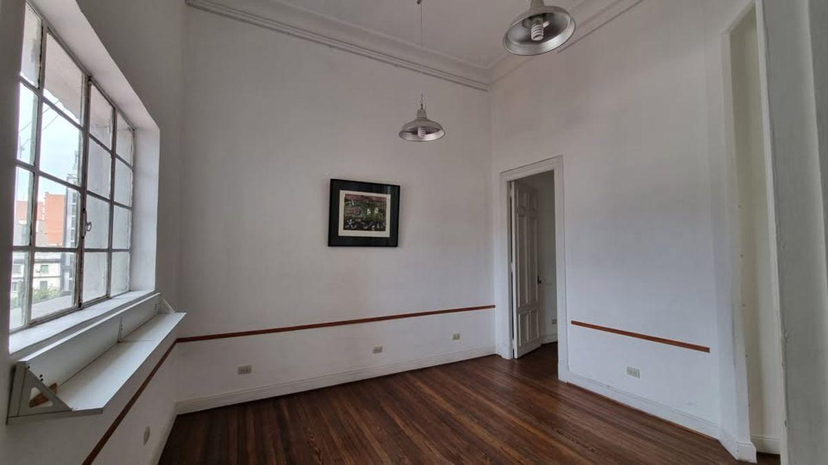 Foto de Departamento en Venta 4 Ambientes 102 m² en Balvanera, imagen 2