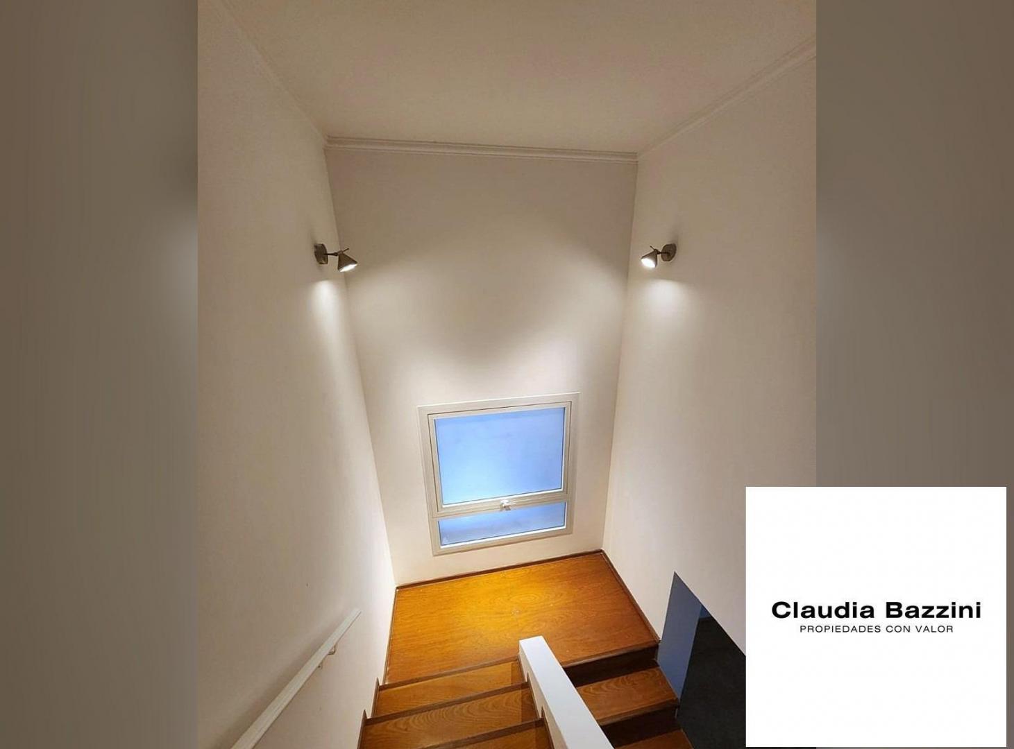 Foto de Casa 4 dormitorios con pileta y galería · B° El Bosque, imagen 3