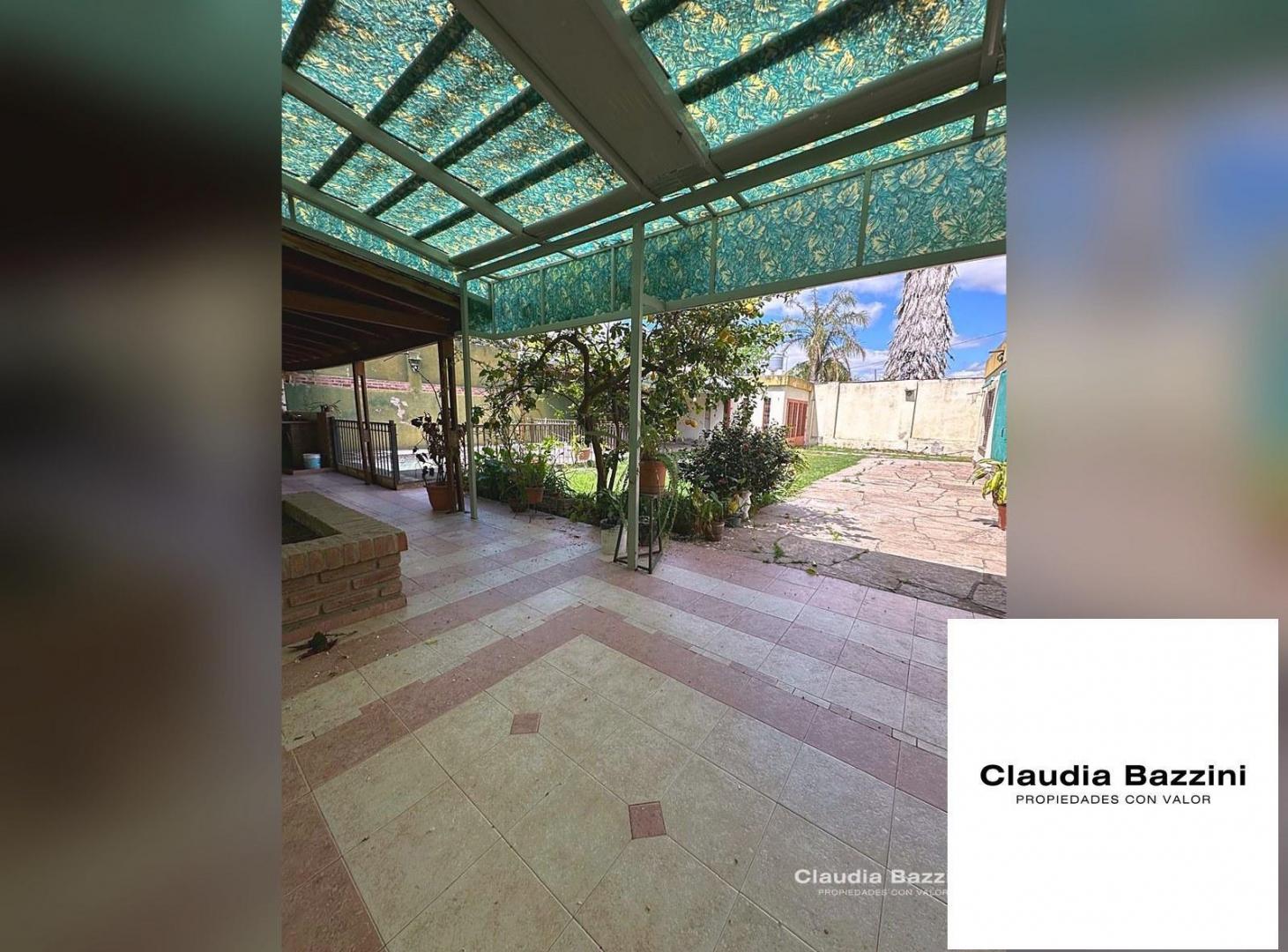 Foto de Casa 3 dormitorios con pileta - Venta - Barrio Rosedal, imagen 1