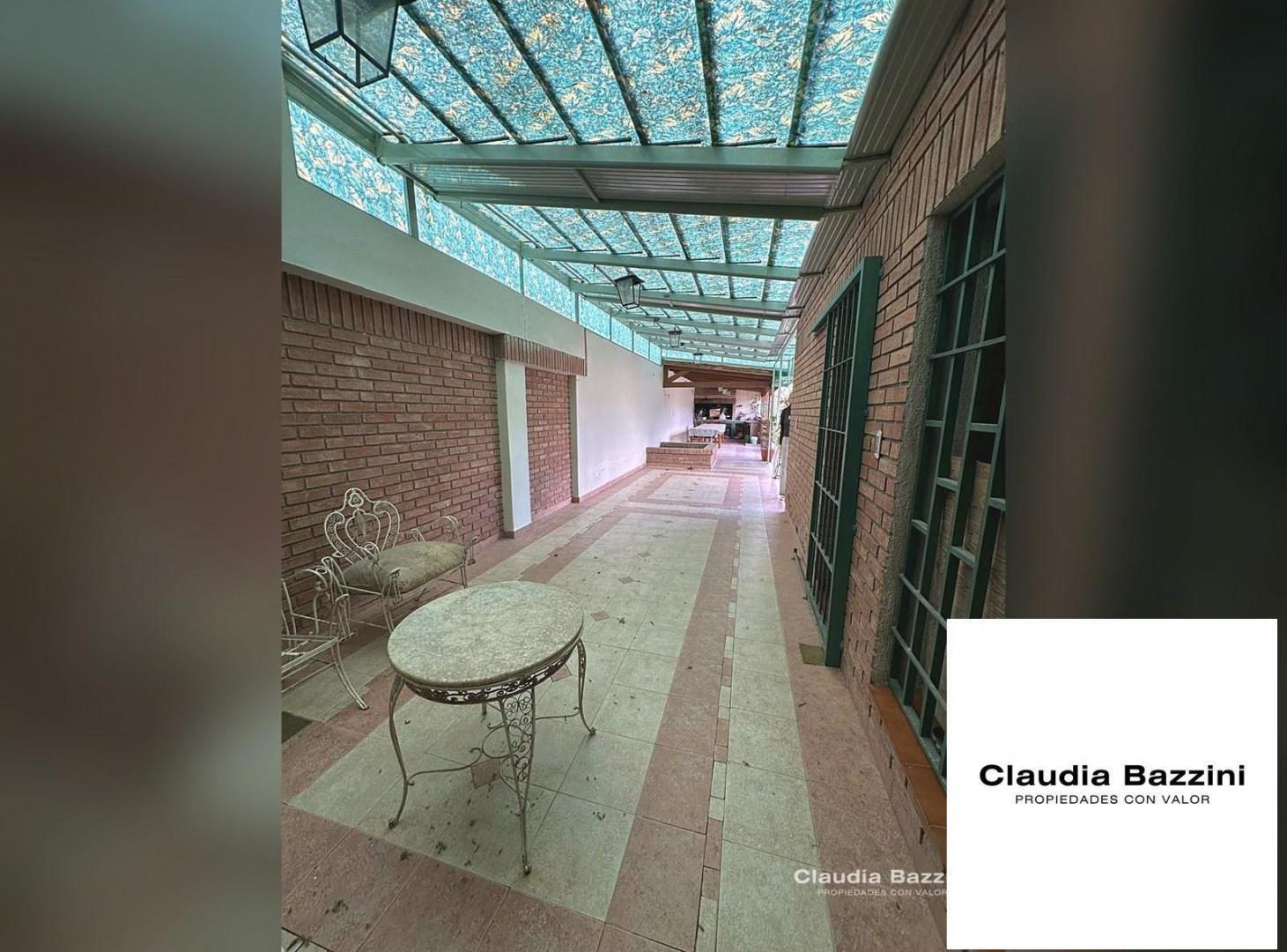Foto de Casa 3 dormitorios con pileta - Venta - Barrio Rosedal, imagen 3