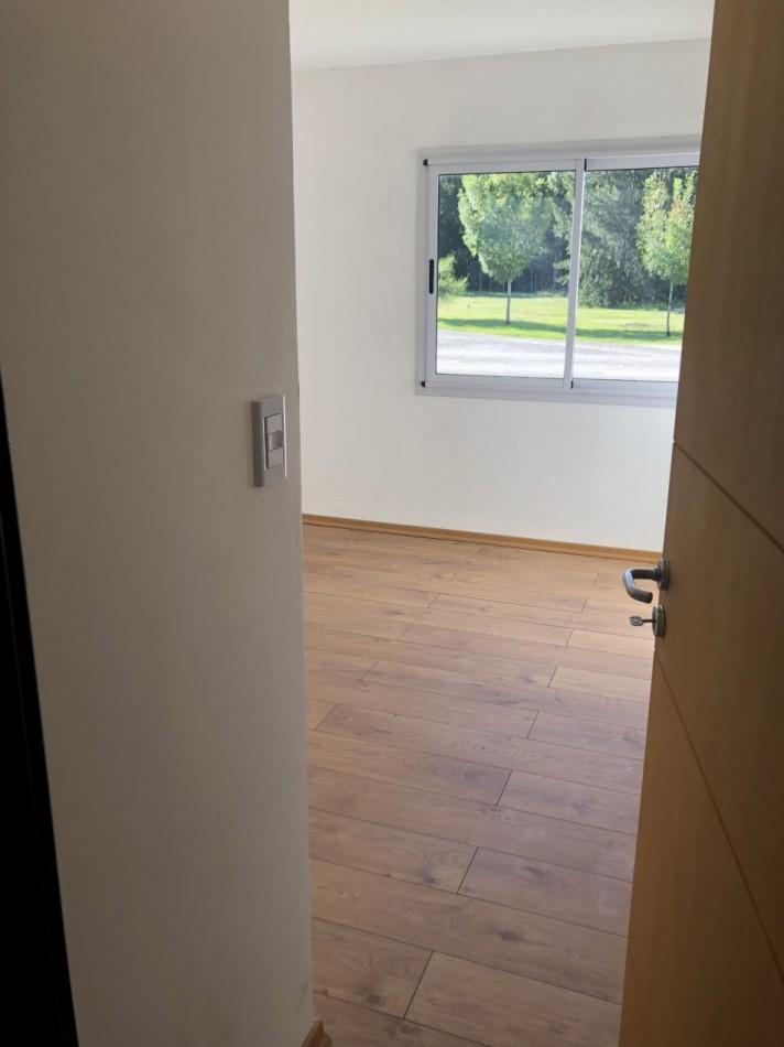 Foto de CASA - VENTA - EN BARRIO VERONICA LAWN TENIS K-1075, imagen 3
