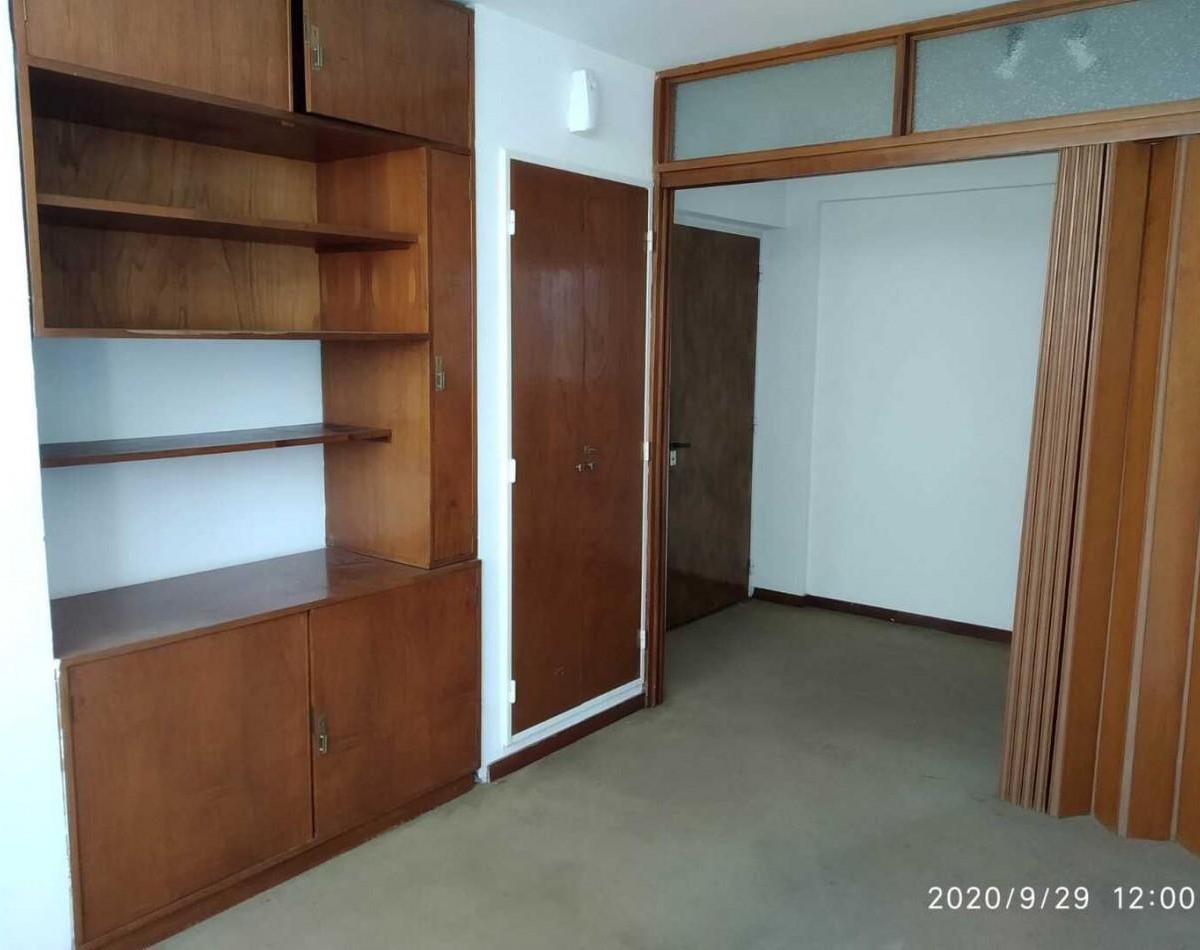 Foto de OFICINA - VENTA - LA PLATA ZONA TRIBUNALES, imagen 2