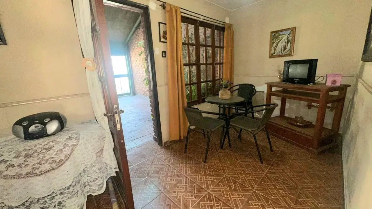 Villa Siburu* Casa 5 dormitorios con patio y cochera 5
