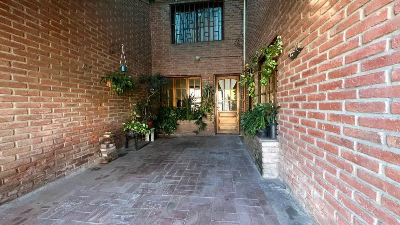Villa Siburu* Casa 5 dormitorios con patio y cochera 1