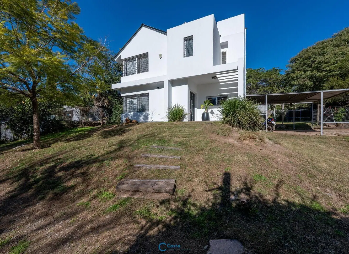 La Carolina | Casa con pileta sobre lote de 846 m² en una de las zonas más exclusivas de Córdoba 3