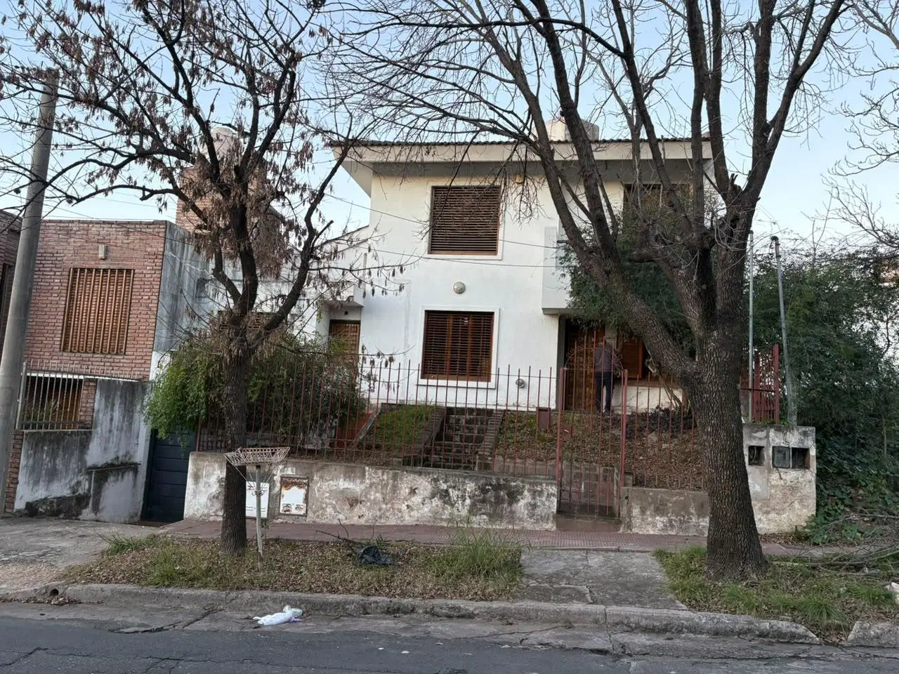 Colinas de Velez Sarsfield * Oportunidad casa p/residencia, habitaciones * Doble ingreso 5