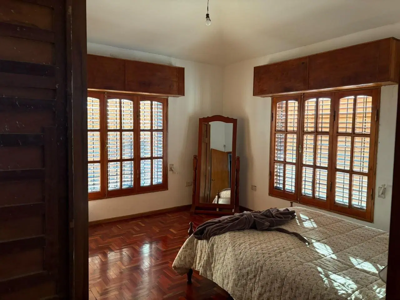 Colinas de Velez Sarsfield * Oportunidad casa p/residencia, habitaciones * Doble ingreso 8