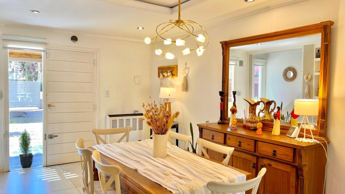 APTO CREDITO. VENTA 3 AMBIENTES CON COCHERA Y PISCINA EN SANTA CLARA DEL MAR