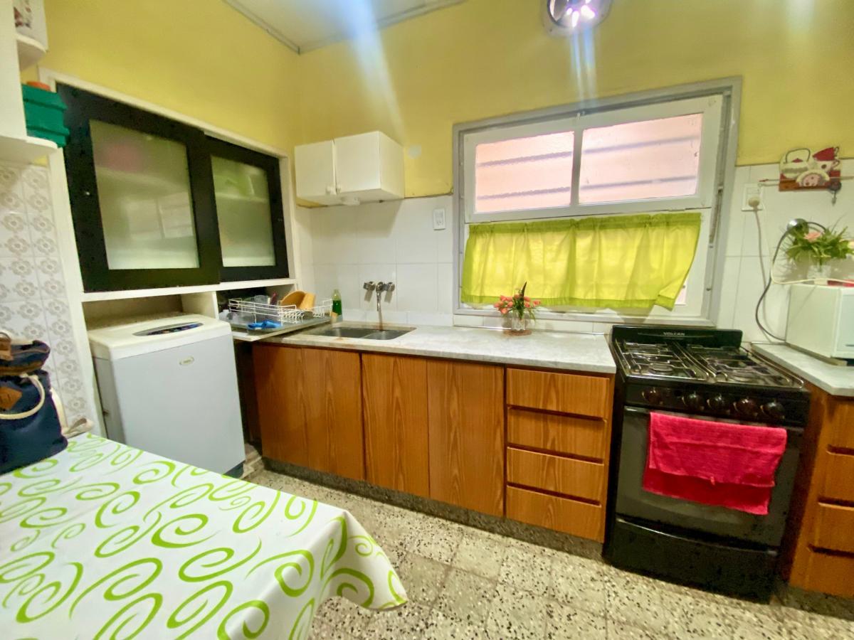 Venta PH en Esquina con Patio en Barrio Las Avs 4