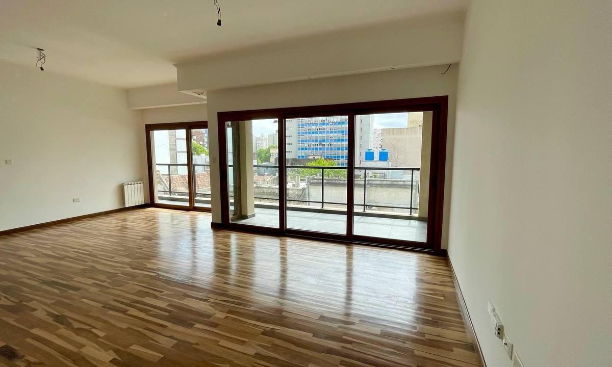 Piso de Categoria en Venta E Calle 47 E/ 12 y 13 4