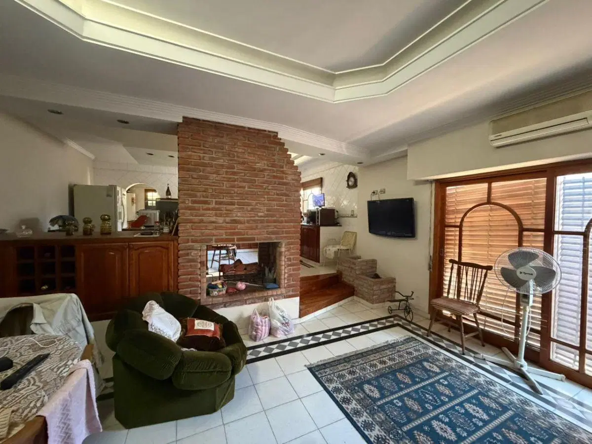 CASA 3 DORMITORIOS EN VENTA, CALLE 4 ENTRE 33 Y 34 5