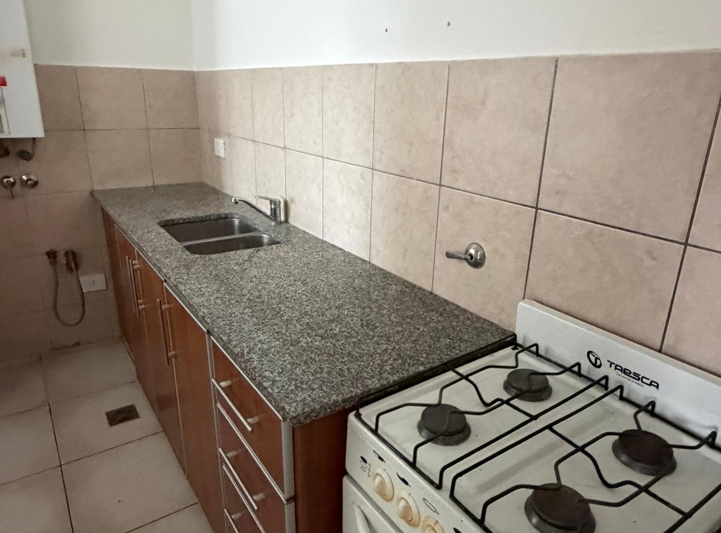 Foto de DEPARTAMENTO EN ALQUILER UN DORMITORIO 7 32 Y 33, imagen 3