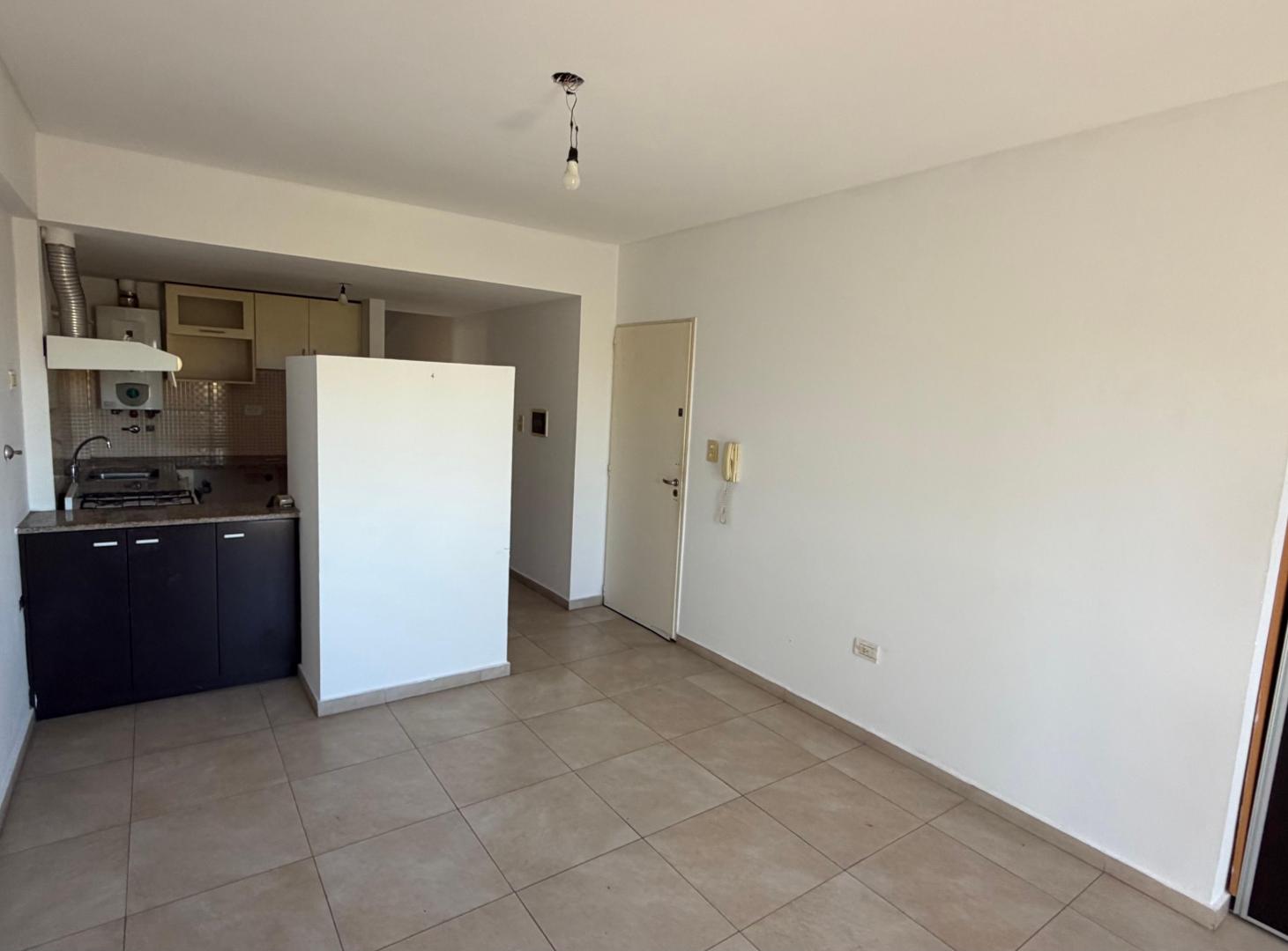 Foto de DEPARTAMENTO EN ALQUILER CALLE 19 64 Y 65, imagen 3