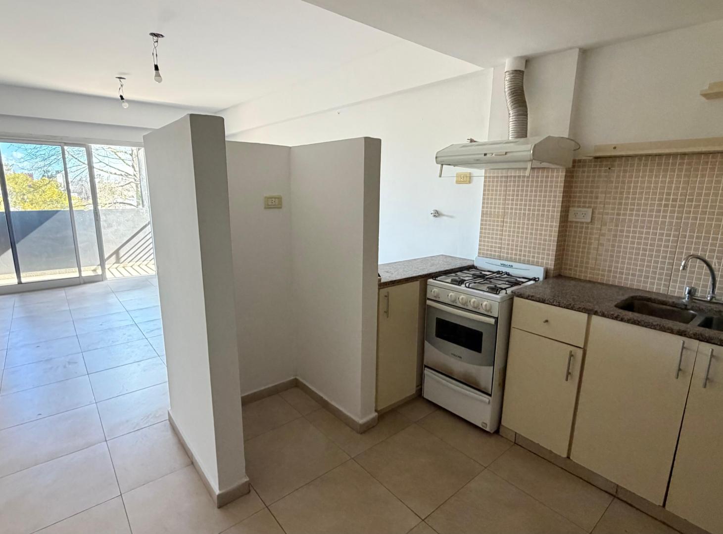 Foto de DEPARTAMENTO EN ALQUILER CALLE 19 64 Y 65, imagen 5