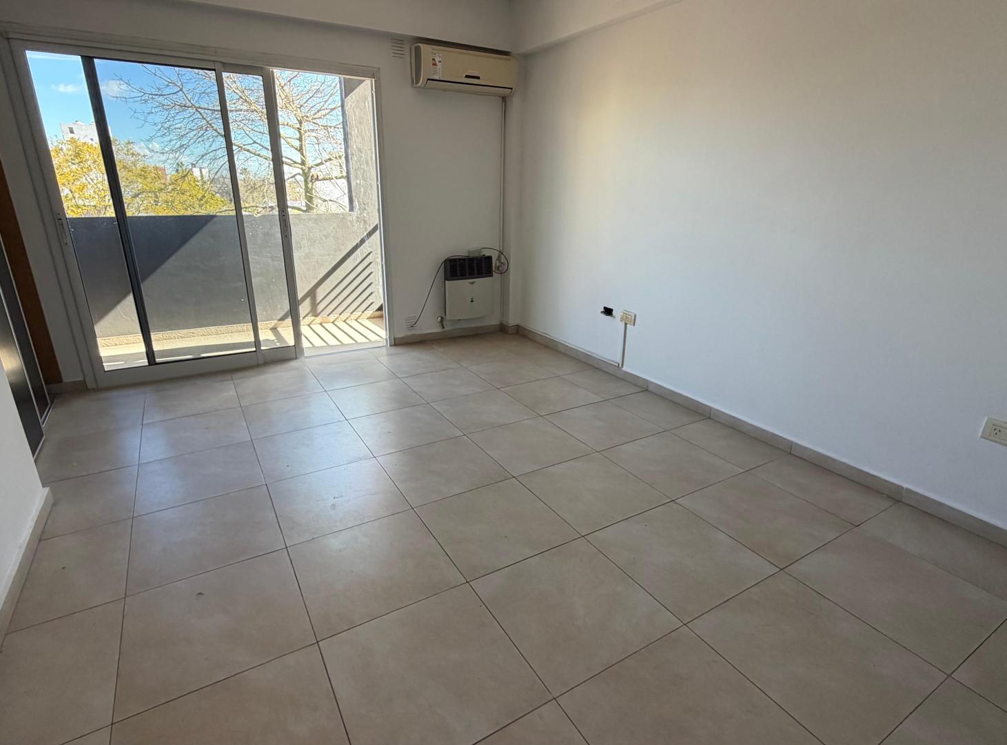 Foto de DEPARTAMENTO EN ALQUILER CALLE 19 64 Y 65, imagen 4