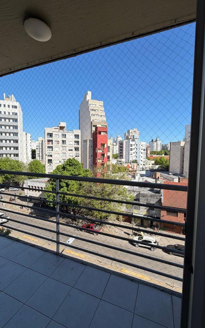 Foto de DEPARTAMENTO EN ALQUILER DE UN DORMITORIO LA PLATA 2 Y 59, imagen 3