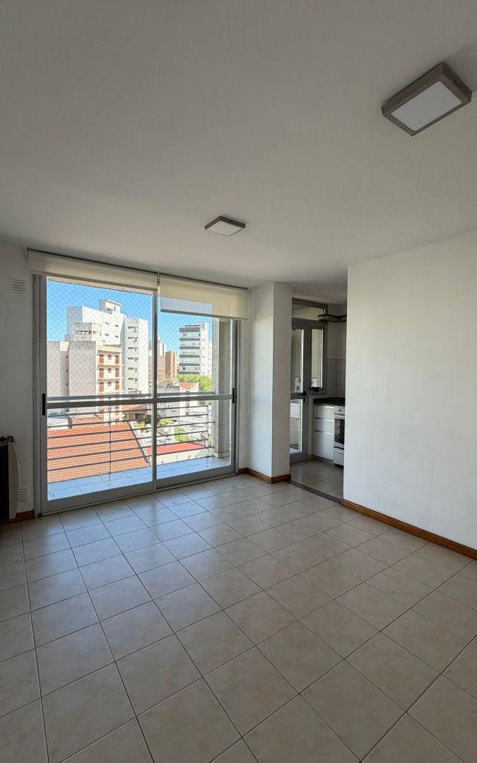 Foto de DEPARTAMENTO EN ALQUILER DE UN DORMITORIO LA PLATA 2 Y 59, imagen 1