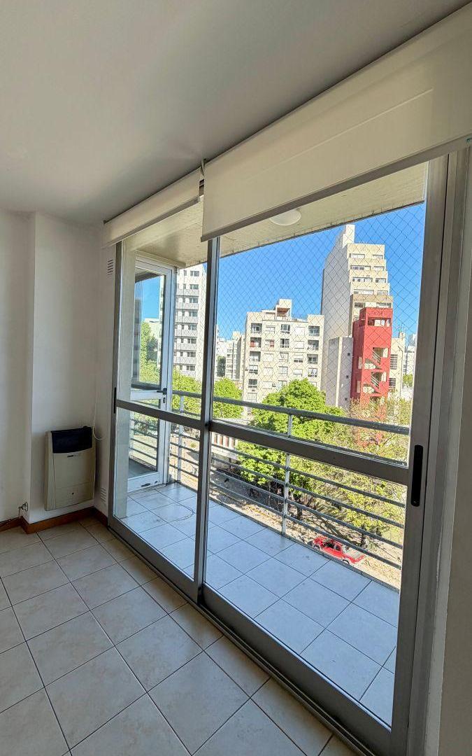 Foto de DEPARTAMENTO EN ALQUILER DE UN DORMITORIO LA PLATA 2 Y 59, imagen 2