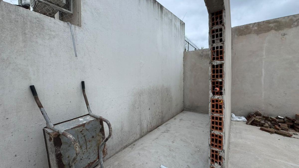Foto de GALPÓN REMODELADO EN VENTA, EN TOLOSA, imagen 2