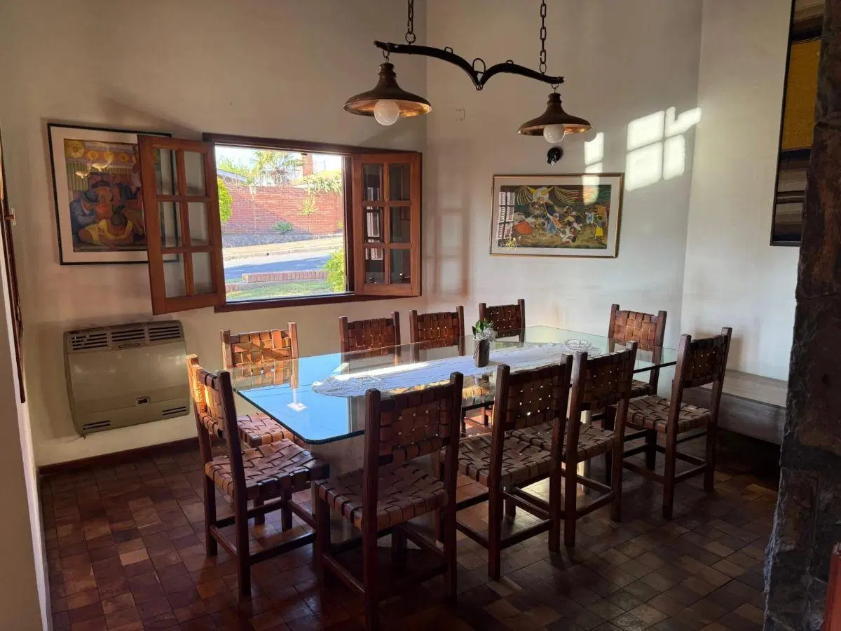 Casa con 460 m² en venta en San Salvador, 3 dormitorios 2 baños calle Caseros 5