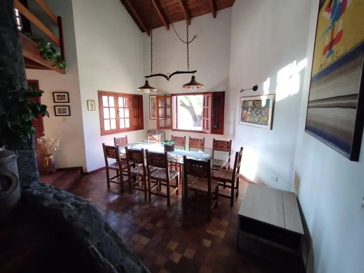 Casa con 460 m² en venta en San Salvador, 3 dormitorios 2 baños calle Caseros 1