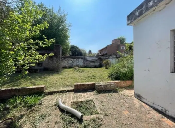 Casa 350 m2 con amplio terreno apto 3 duplex en venta en Argüello 8