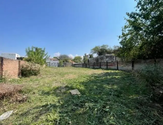 Casa 350 m2 con amplio terreno apto 3 duplex en venta en Argüello 2