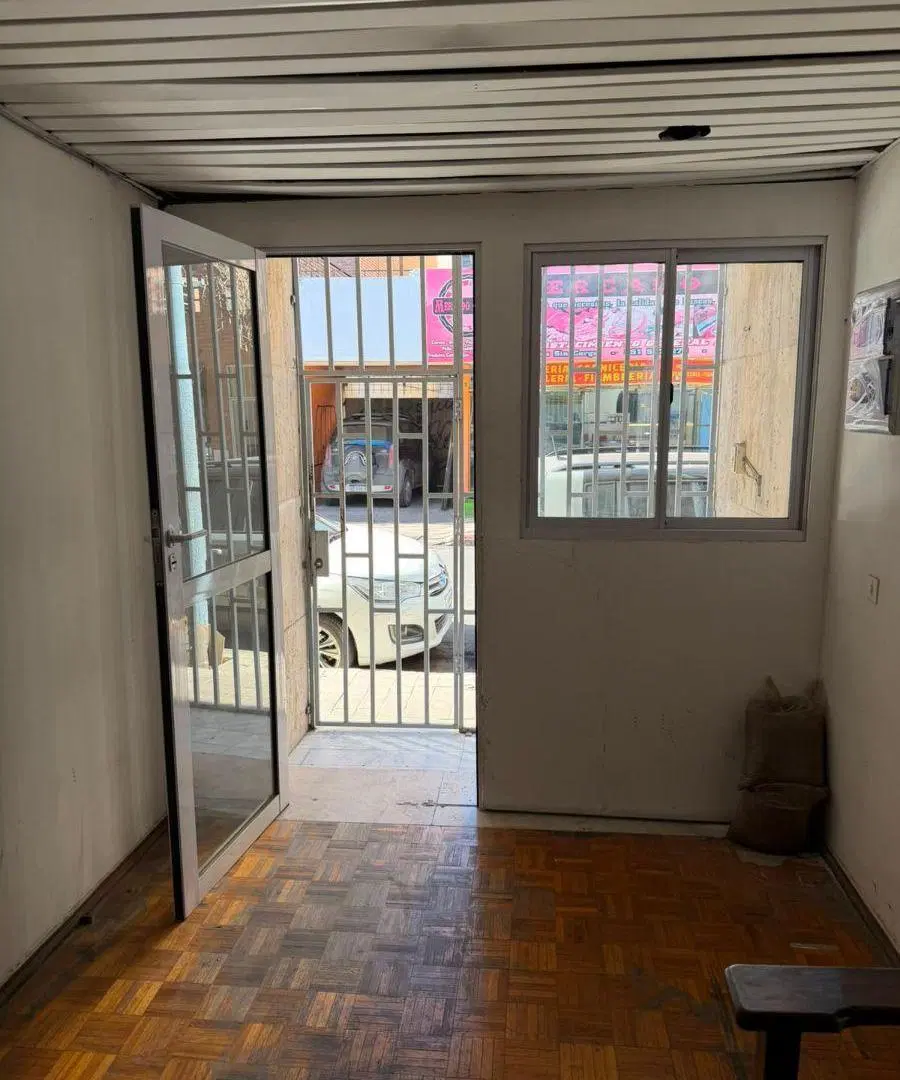 Casa con 10 dormitorios en venta en Alberdi apto comercio 8