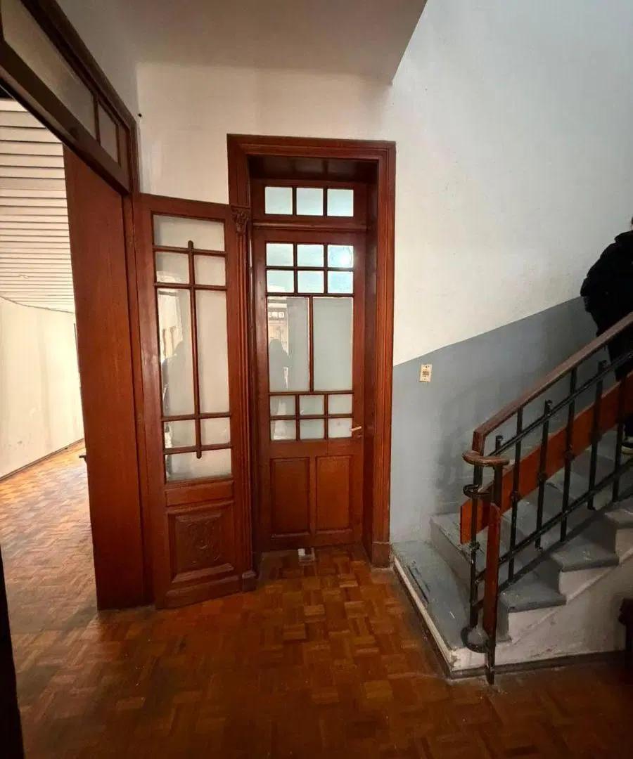 Casa con 10 dormitorios en venta en Alberdi apto comercio 5