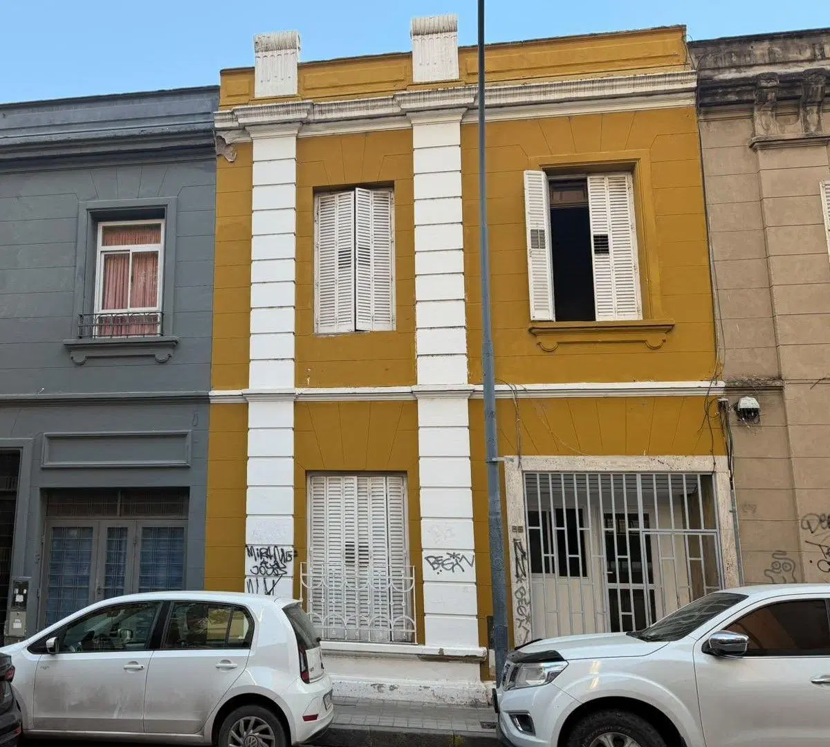 Casa con 10 dormitorios en venta en Alberdi apto comercio 3