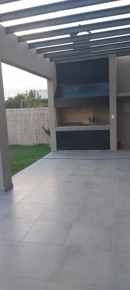 Casa en Venta 4 Dorm. 3
