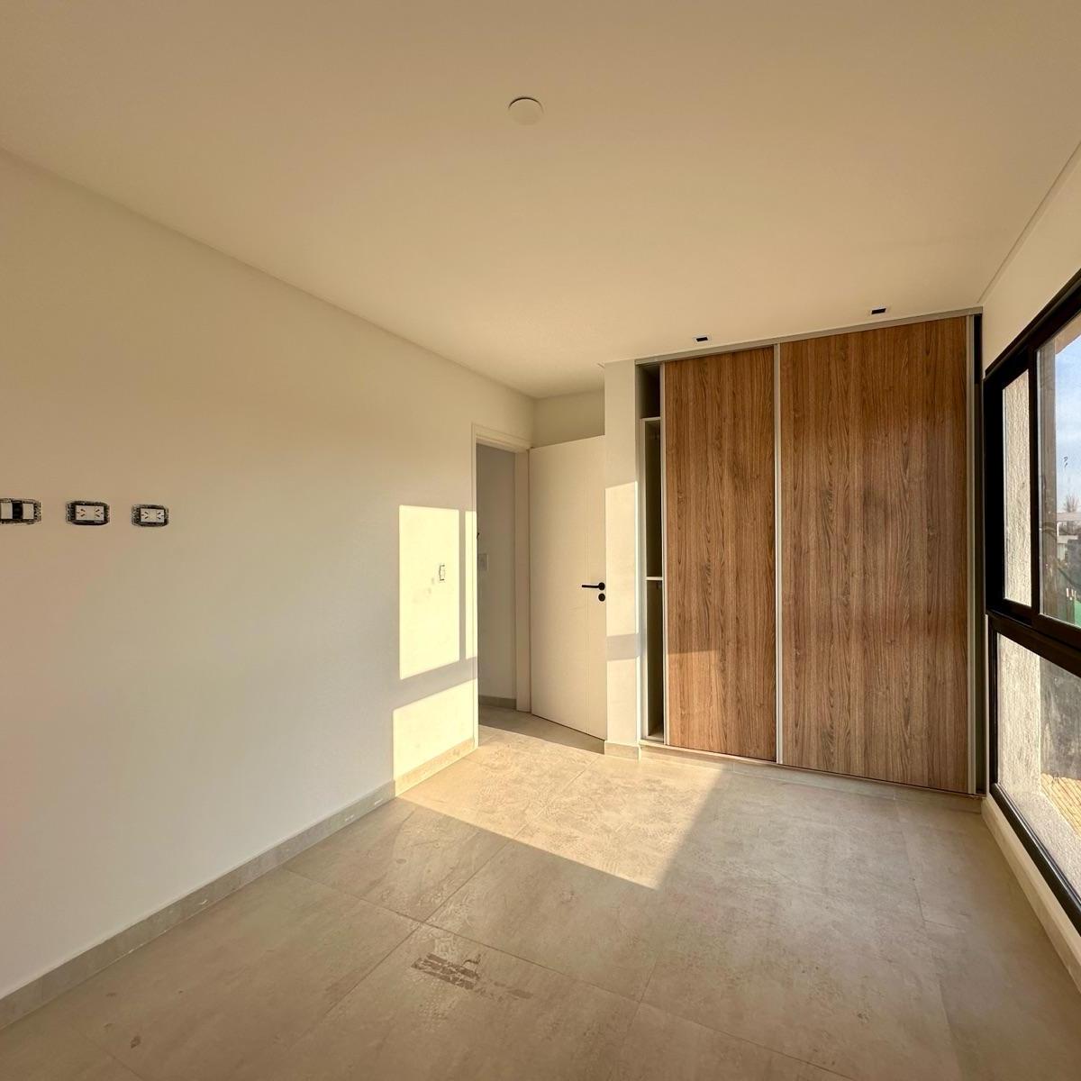 Casa con Dormitorio Prinpal en Pb! 3