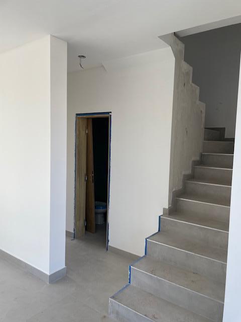Duplex Tipo Casa a Estrenar en Barrio Privado Milcayac de 4 Dorm. 2