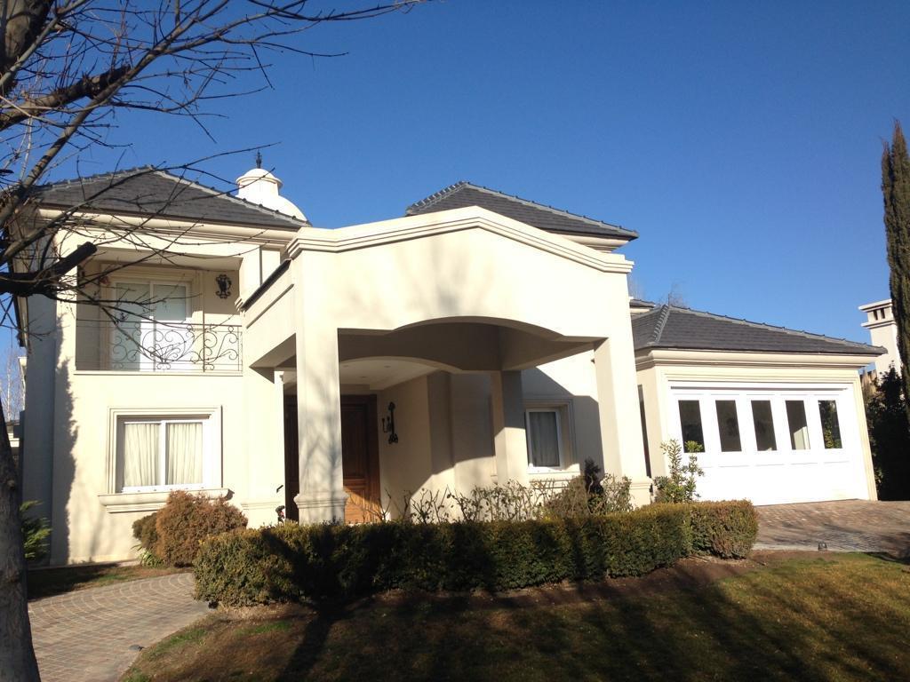 Exclusiva y Unica Residencia en Venta 5 Dorm.! 4