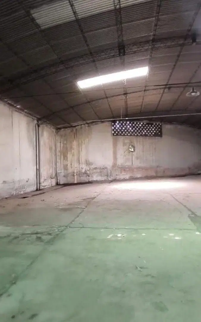 Venta Galpon 1700m2 3