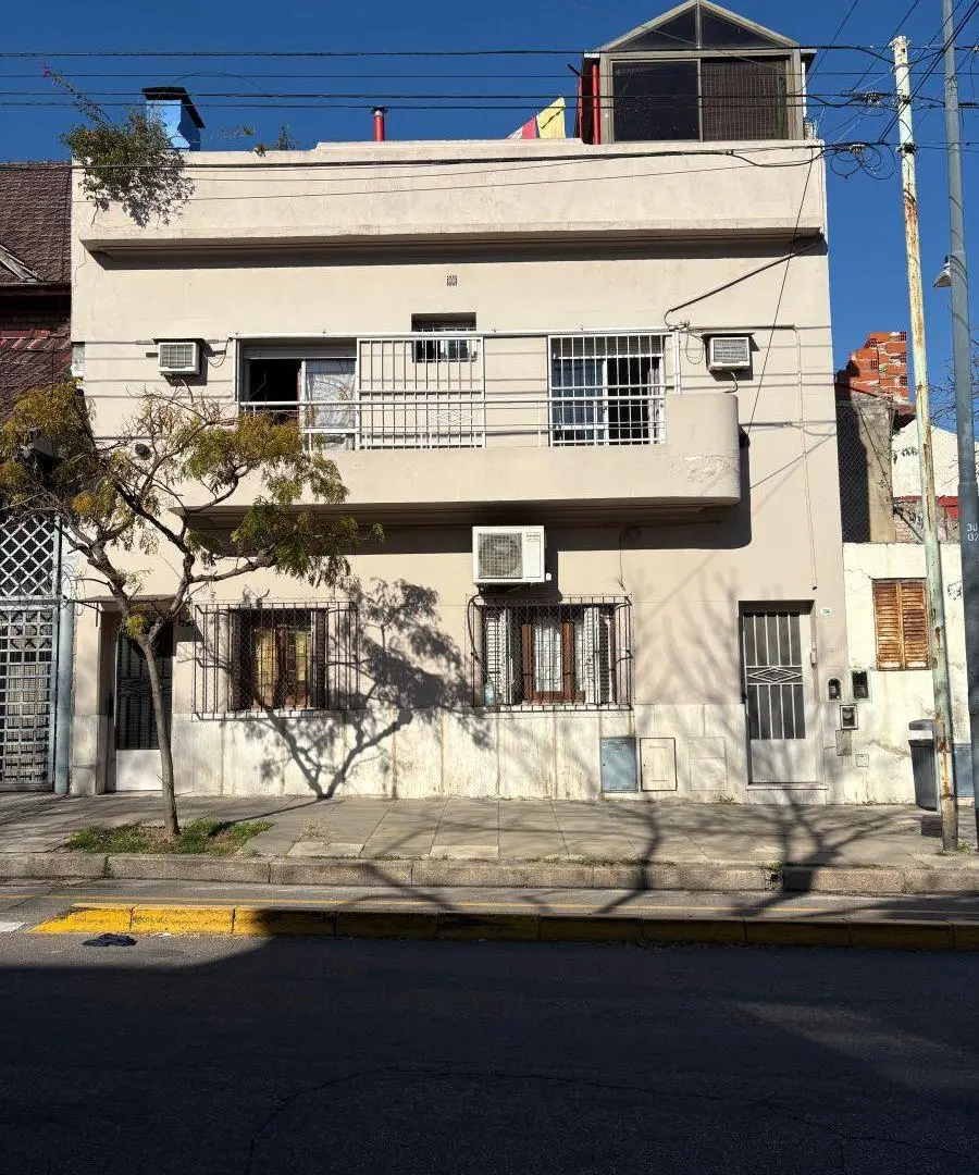 VENDO PH TIPO CASA EN PARQUE CHACABUCO SIN EXPENSAS 3