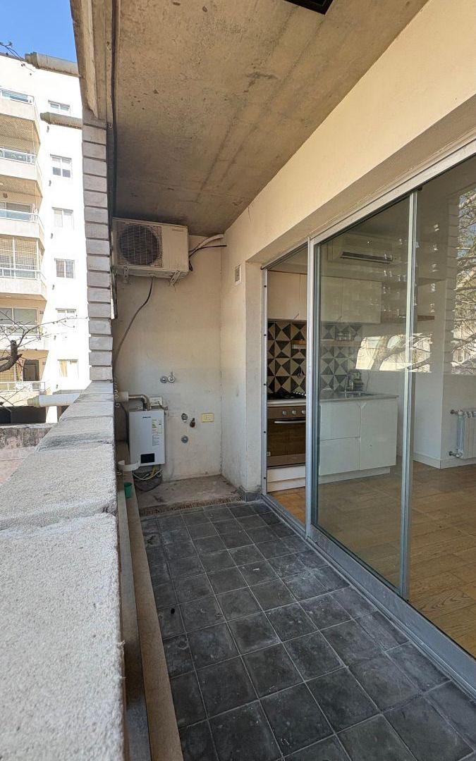 Foto de ALQUILO LUMINOSO DOS AMBIENTES EN PARQUE CHAS / VILLA ORTUZAR, imagen 3