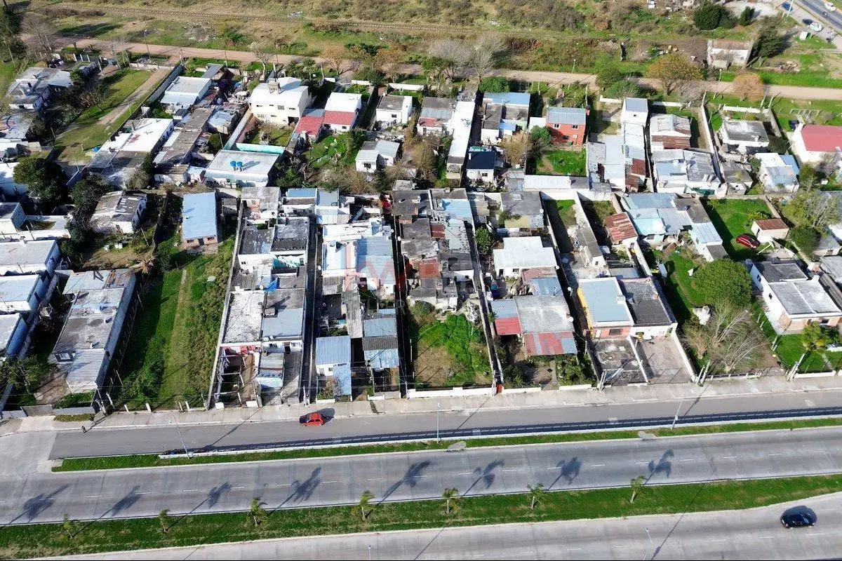 VENTA Complejo de viviendas en Belloni y 102 179.000U$$ 5