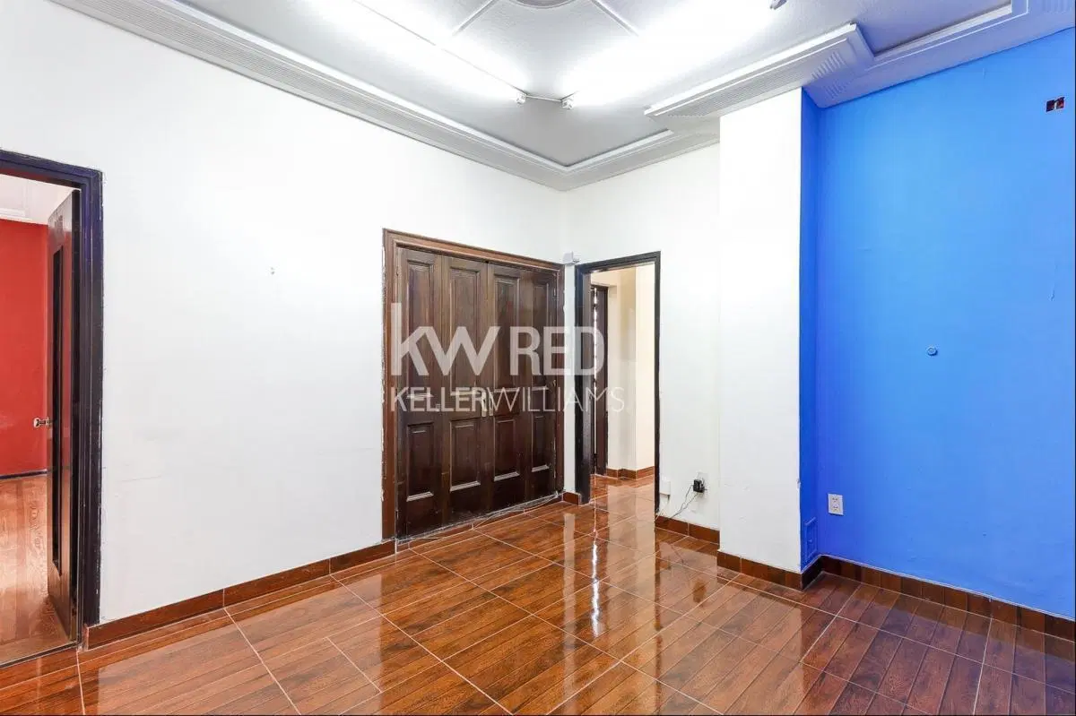 VENTA de apartamento de 8 habitaciones en Centro de Montevideo 3