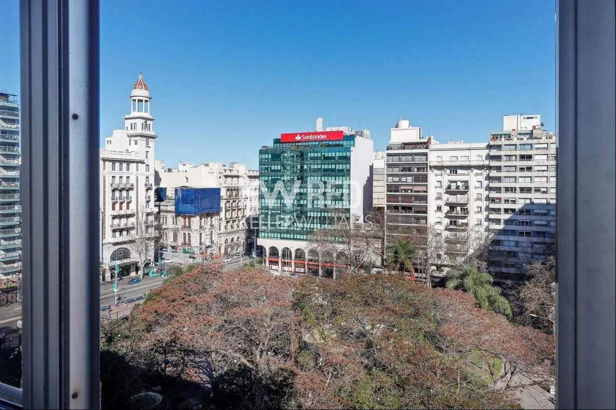 Venta de Oficina de 5 ambientes en el Centro 3