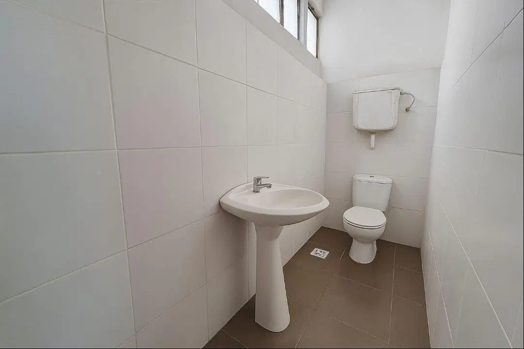 VENTA o ALQUILER Local industrial Próximo al Puerto Aguada 5